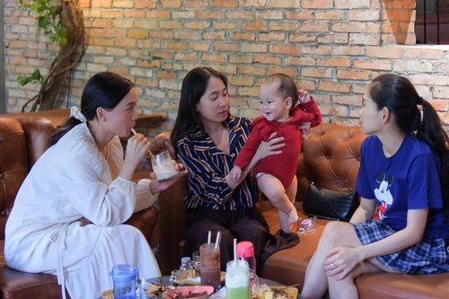 Quán cà phê ở Đà Nẵng đông khách ngày mở cửa trở lại