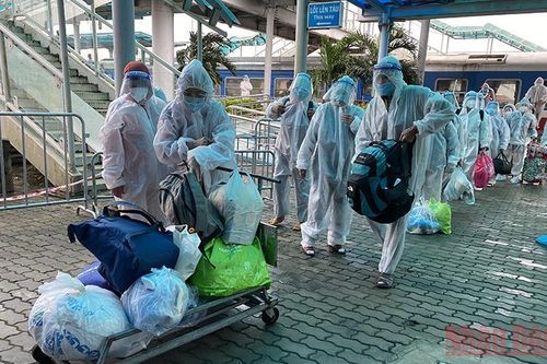 Chuyến tàu ''0 đồng'' tiếp tục đón 568 công dân từ vùng dịch phía nam về Ninh Bình đợt 2