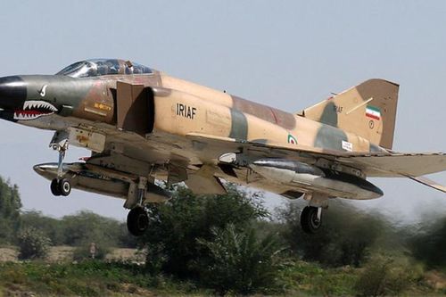 Iran lắp tên lửa Trung Quốc lên F-4 Mỹ để săn tàu chiến