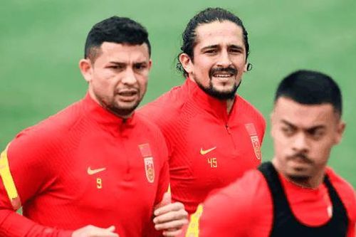Đội tuyển Trung Quốc tăng cường nhập tịch đồng đội cũ Neymar đấu Việt Nam