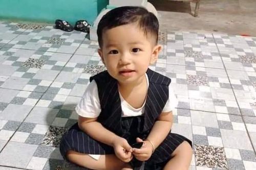 Hàng chục người tìm kiếm bé trai 2 tuổi mất tích ở Bình Dương