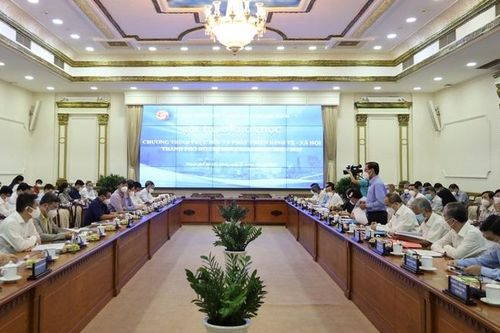 TP Hồ Chí Minh bàn giải pháp cho phục hồi và phát triển kinh tế trong giai đoạn bình thường mới