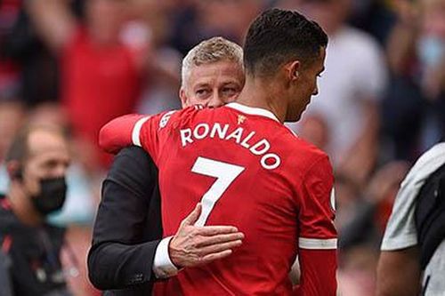 'Solskjaer xứng đáng có thêm cơ hội ở MU nhưng Ronaldo không thể dự bị'