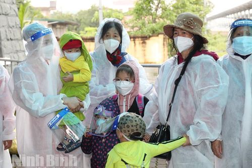 Ninh Bình tiếp tục đón 568 công dân từ vùng dịch về quê an toàn