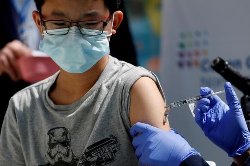 Phụ huynh Việt ở Mỹ mong con sớm được tiêm vaccine