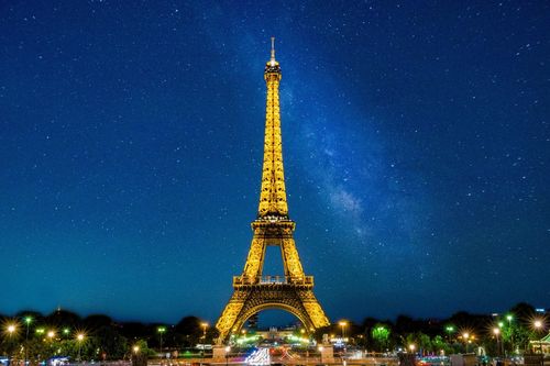 Căn hộ bí mật trên đỉnh tháp Eiffel