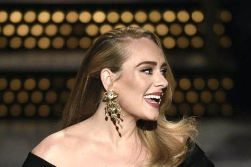 Adele tái xuất với album mới