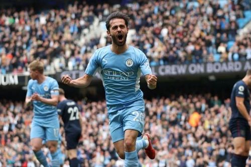 De Bruyne lập công giúp Man City lên ngôi nhì bảng