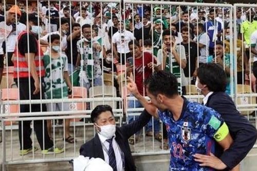 Đội tuyển Saudi Arabia xin lỗi vụ Maya Yoshida bị phân biệt chủng tộc