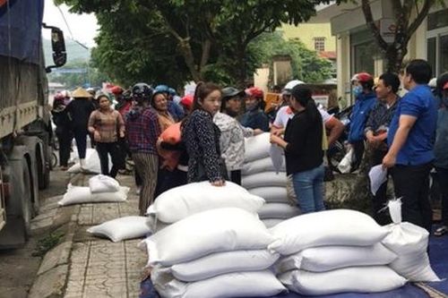 Hơn 136 nghìn tấn gạo dự trữ đến với người dân gặp khó khăn do dịch COVID-19