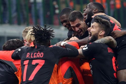 AC Milan lên đỉnh Serie A sau màn ngược dòng ngoạn mục, Inter thảm bại
