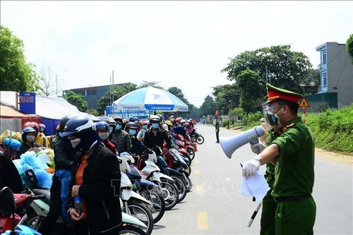 Người từ vùng nguy cơ thấp và trung bình vào Tuyên Quang không cần xét nghiệm SARS-CoV-2