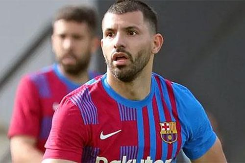 Aguero được HLV Koeman đăng ký cho trận Barca vs Valencia