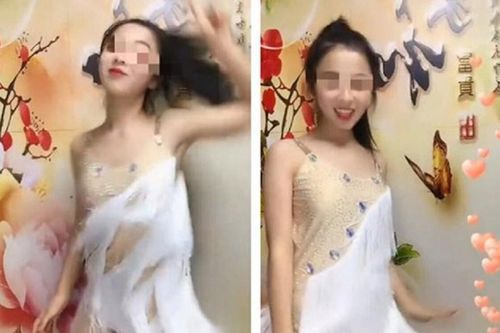 Con gái 12 tuổi ăn diện và hay vào phòng dùng điện thoại, mẹ lén mở cửa liền khựng lại khi nghe điều này