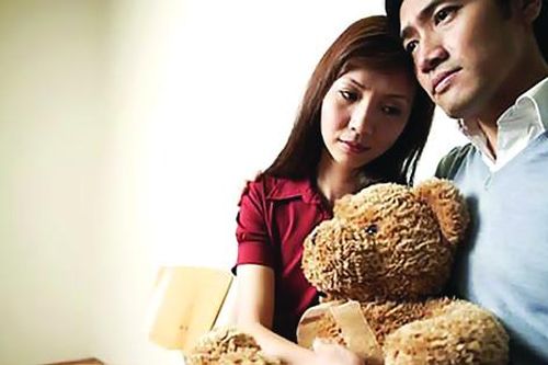 8 năm thèm nghe tiếng trẻ bi bô nói cười