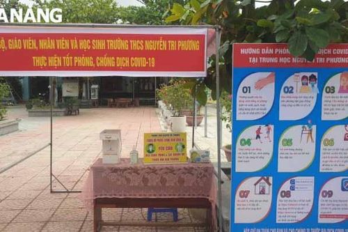 Học sinh xã Hòa Bắc chưa thể đến trường do mưa lớn kéo dài