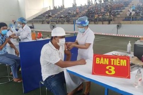 Y tế - Sức khỏe Y tế - Sức khỏe Ghi nhận thêm 2 F0, tăng tốc tiêm vắc-xin phòng COVID-19