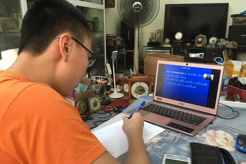 Tai nạn khi trẻ học online, phụ huynh lo lắng