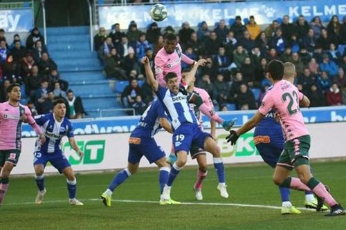 Soi kèo nhà cái Alaves vs Betis. Nhận định, dự đoán bóng đá Tây Ban Nha (0h00, 19/10)
