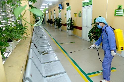 Bệnh viện Hữu nghị Việt Đức khám, chữa bệnh trở lại