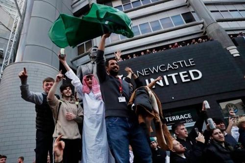 MU là lời cảnh báo cho Newcastle, rằng tiền không mua được thành công