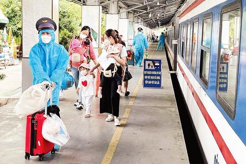 Mở lại các loại hình vận tải hành khách