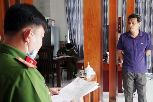 Bắt cán bộ Cục Hải quan tỉnh An Giang liên quan vụ buôn lậu 100 tấn đường