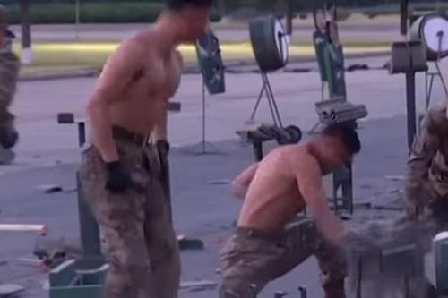 Xem lính Triều Tiên biểu diễn công phu cùng Nhà lãnh đạo Kim Jong Un