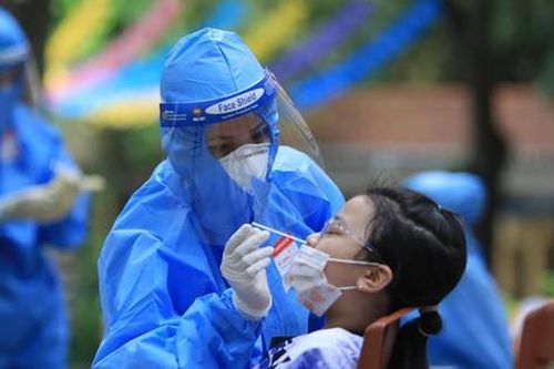 Vì sao Hà Nội phát phiếu đăng ký tiêm vắc xin COVID-19 cho trẻ dưới 12 tuổi?
