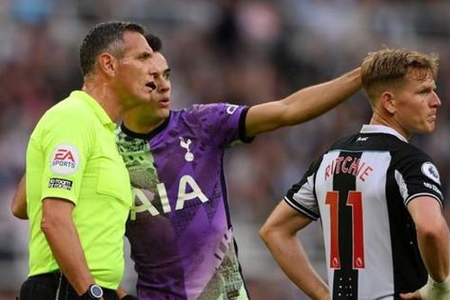 Bộ đôi cầu thủ Tottenham được tôn vinh sau khi hỗ trợ cứu sống CĐV Newcastle