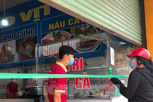 Bao giờ hàng quán TPHCM được phục vụ ăn uống tại chỗ?