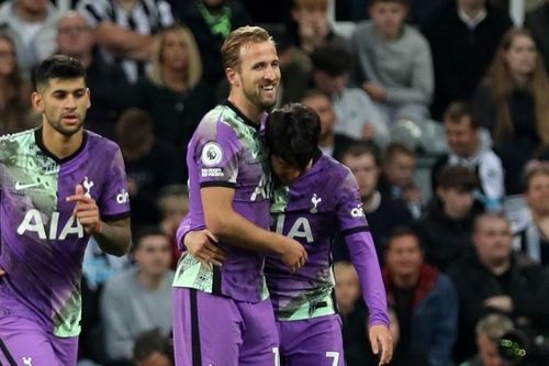 'Song sát' Kane - Son giúp Tottenham qua mặt MU