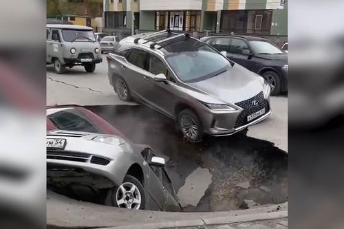 Hố nước sôi bất ngờ xuất hiện 'nuốt chửng' xe hơi