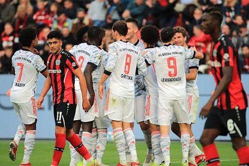 Giúp Bayern hủy diệt Leverkusen, Lewandowski bắt kịp thành tích của Haaland
