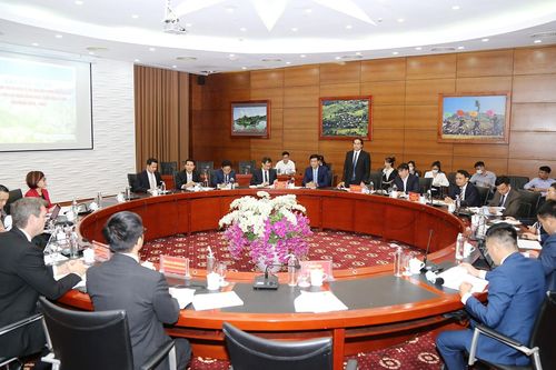 Chủ tịch UBND tỉnh Trịnh Xuân Trường làm việc với đoàn công tác Ngân hàng Phát triển châu Á