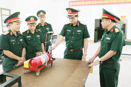 Xây dựng LLVT Quân khu vững mạnh toàn diện, đáp ứng yêu cầu nhiệm vụ thời kỳ mới