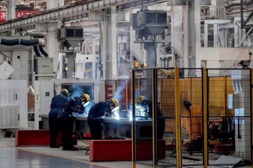 Kinh tế Trung Quốc giảm tốc, tăng trưởng GDP quý 3 chỉ đạt 4,9%