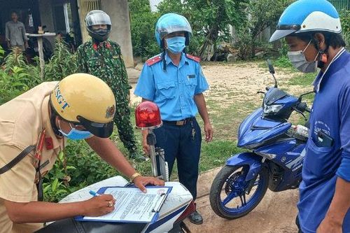 Vừa phòng chống dịch, vừa bảo đảm an toàn giao thông