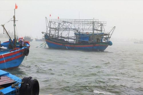 Quảng Ngãi: 4 ngư dân mất tích trên vùng biển Lý Sơn