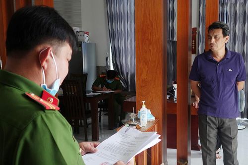 Liên quan vụ án buôn lậu, cán bộ hải quan An Giang bị bắt