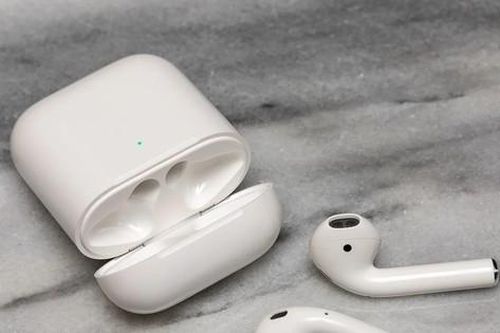 Apple giảm giá AirPods 2 sau khi ra mắt AirPods 3, ngừng bán bản sạc không dây