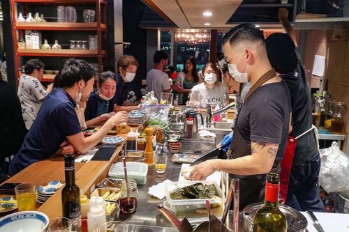 Nhà hàng ở Tokyo vẫn khai trương giữa đại dịch