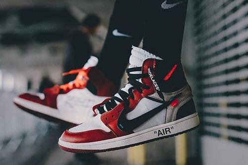 Thị trường bán lại sneakers đang bùng nổ