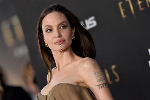 Angelina Jolie đưa 5 con đến buổi ra mắt 'Eternals'