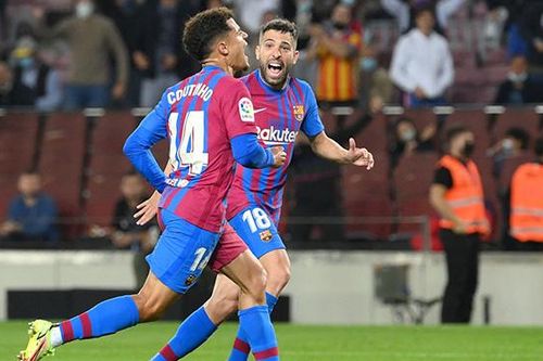 Barcelona chiến thắng trở lại: Những người viết kịch ở Camp Nou