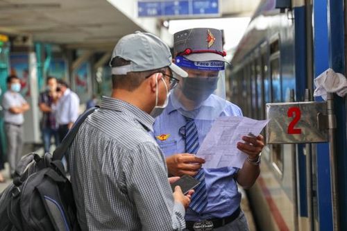 Bộ Giao thông Vận tải: Nối lại hoạt động vận tải hành khách rất khó khăn!