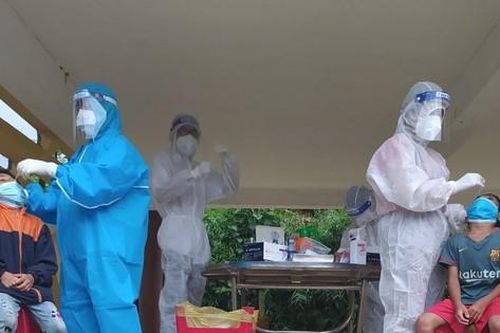 Số ca COVID-19 tăng cao, học sinh một huyện miền núi Quảng Nam tạm thời nghỉ học