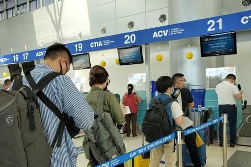 Nối lại đường bay, người dân Cần Thơ 'vỡ òa' sau bao ngày mong mỏi