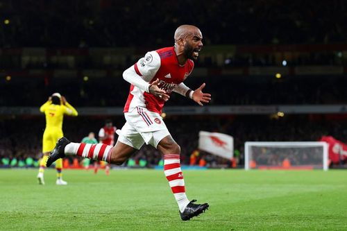 Arsenal thoát thua Crystal Palace phút bù giờ