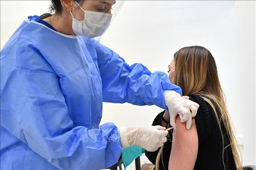 Italy tìm kiếm sự công nhận đối ứng đối với các loại vaccine của Nga và Trung Quốc